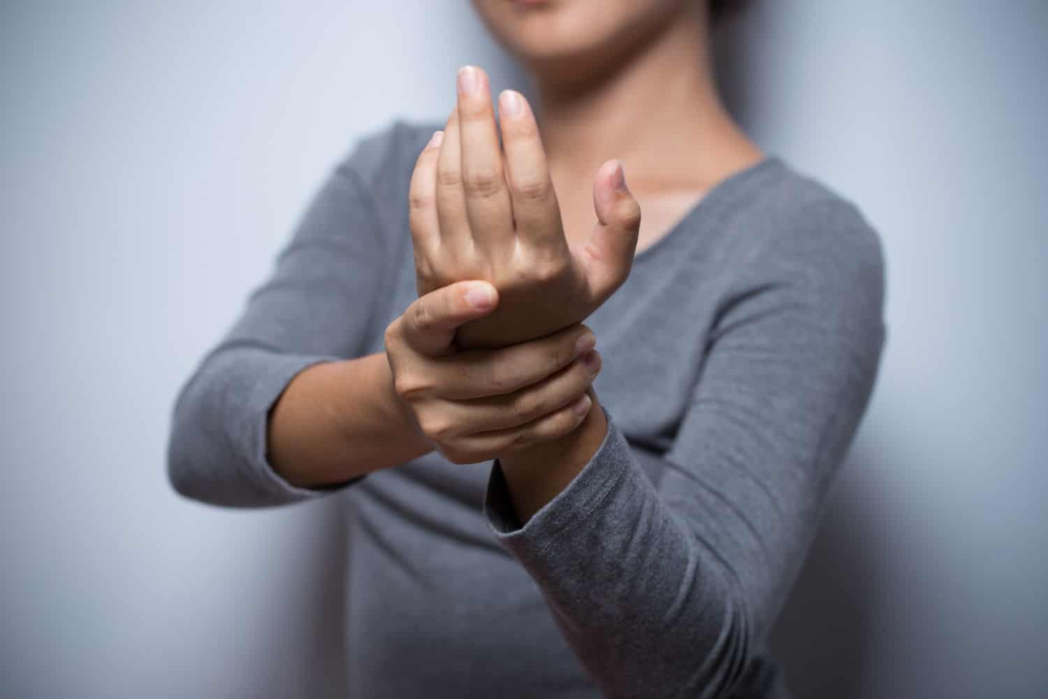 Formigamento nas Mãos: O Que Pode Ser? 1 maos formigamento