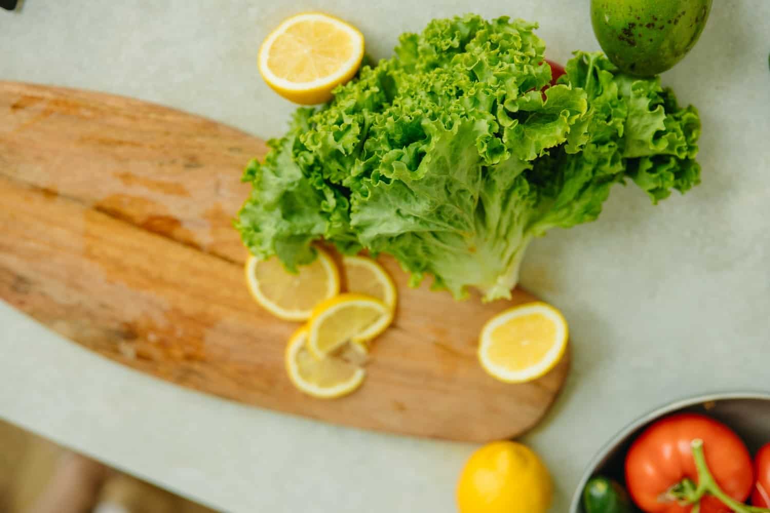 Tipos de alface e como podem ajudar no emagrecimento 1 pexels yaroslav shuraev 8844569 redimensionada invertida